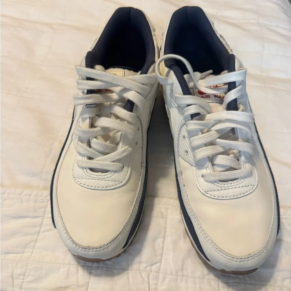 Nike Air Max 90 Men’s Sneakers in Cream, Navy & Tan - Picture 2 of 7